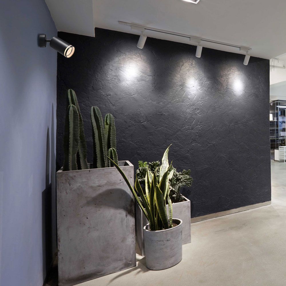 СПОТ ЗА ВЪНШЕН МОНТАЖ KING ∙ SP717 ∙ ЧЕРЕН / 004573