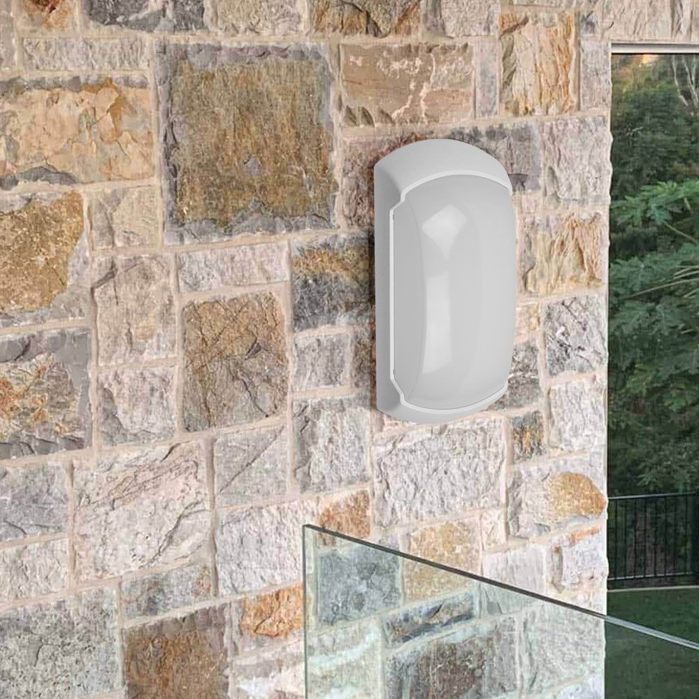 ВЛАГОЗАЩИТЕНО ОСВЕТИТЕЛНО ТЯЛО CAPRI/O LED ∙ 12W ∙ БЯЛ ∙ 4000K ∙ IP54 / 004082